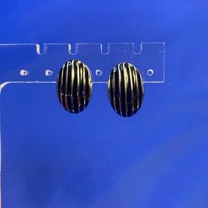 Vintage Napier Silver Tone Black Screw-back Earrings